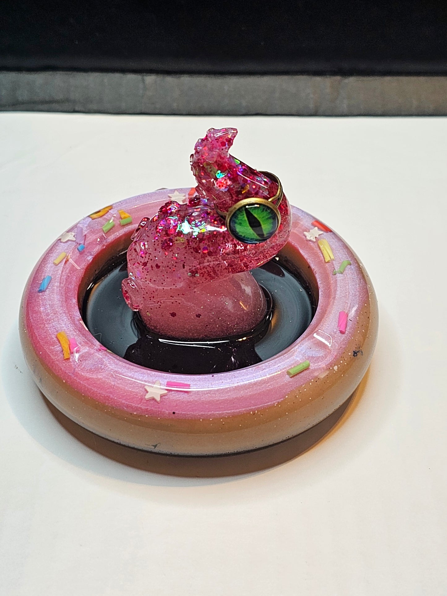 Tentacle with donut ring dish