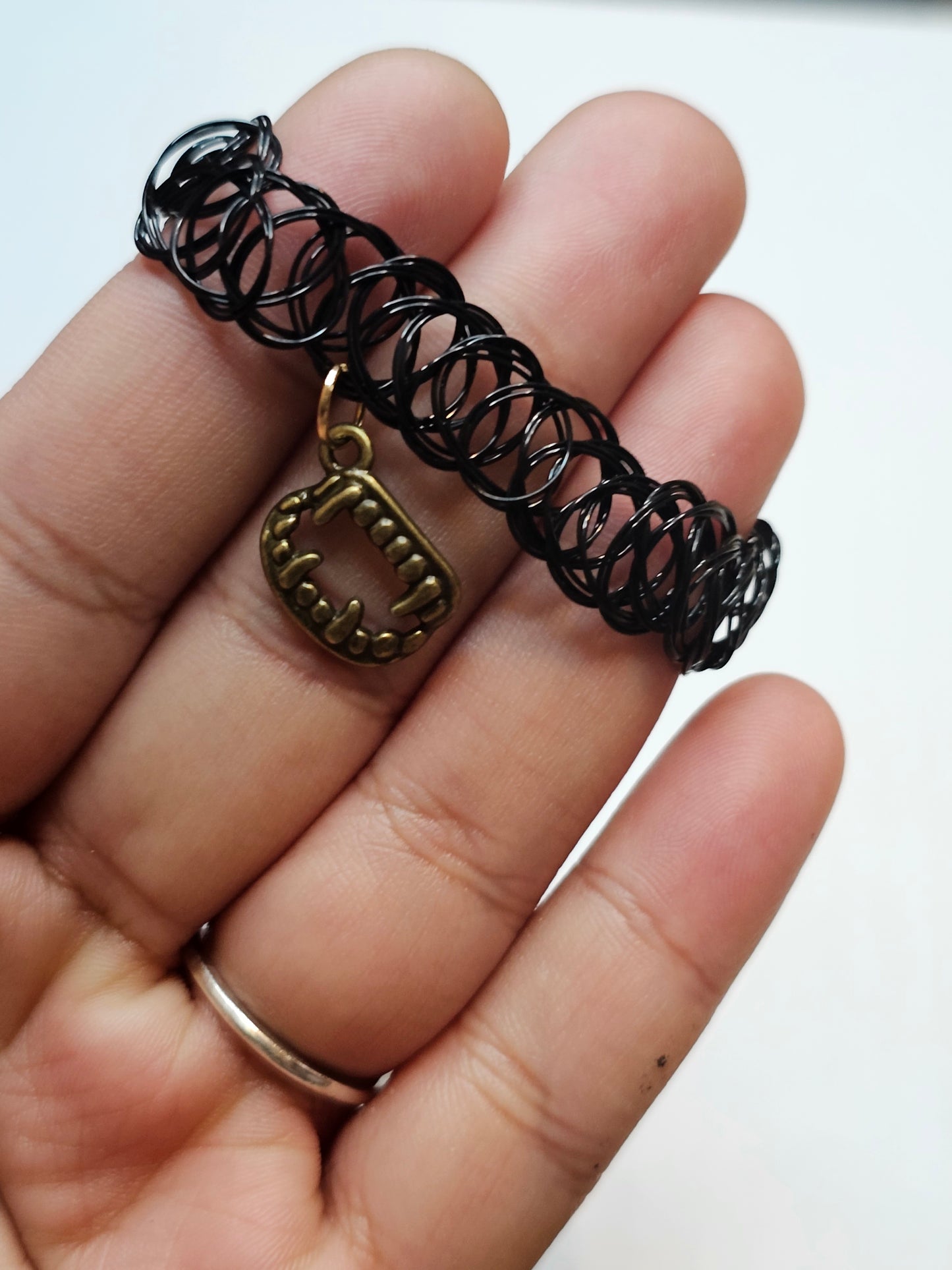 Vampire fangs choker