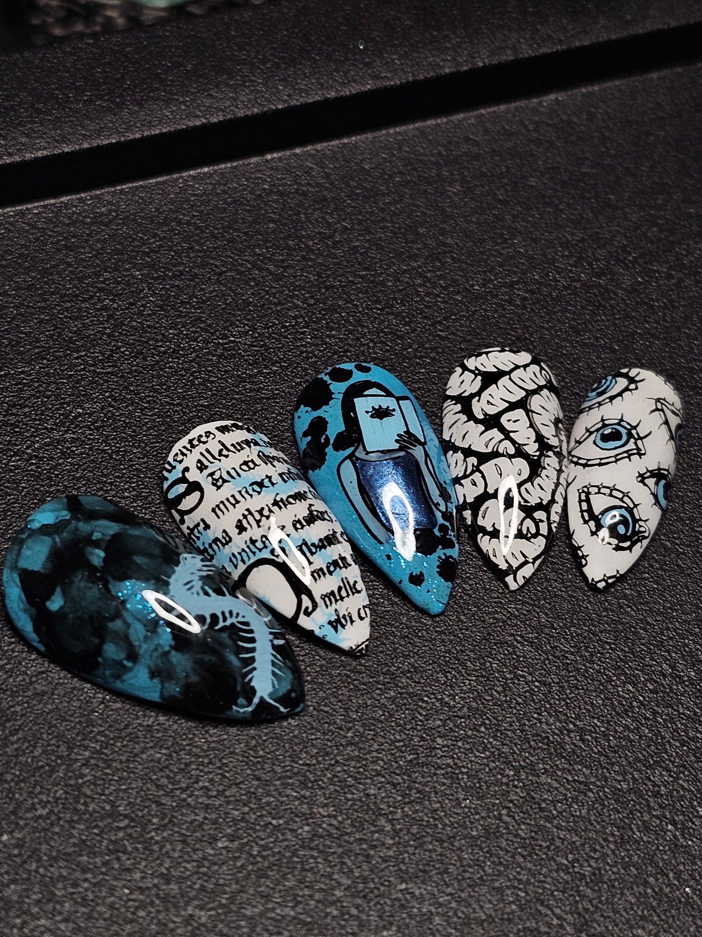 Bookworm: Press on Nails
