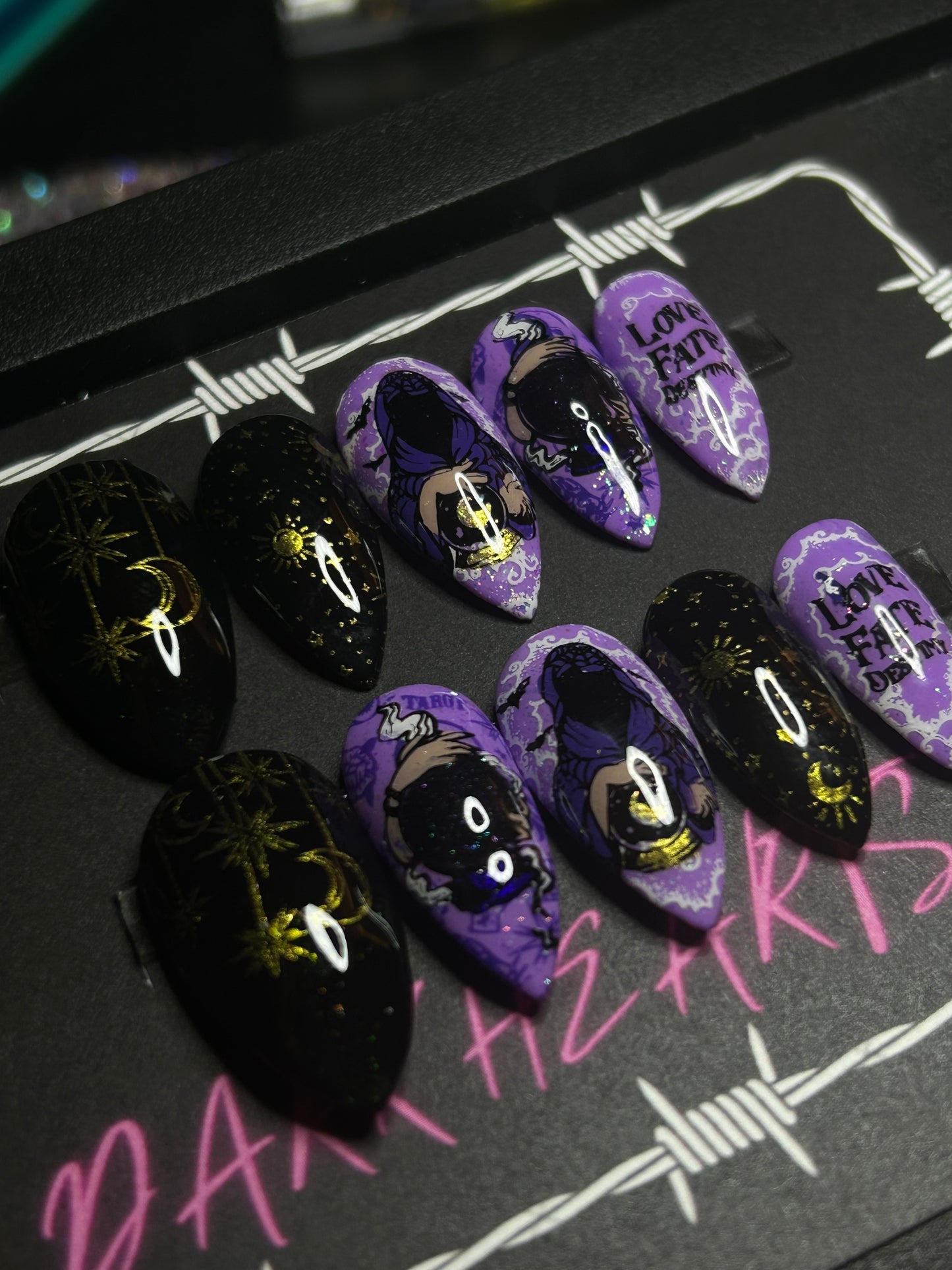 Fortune Teller: Press on nails