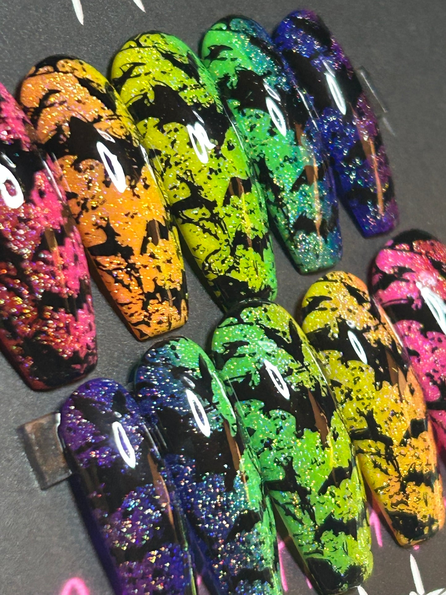 Ranbow Bats: Press on Nails