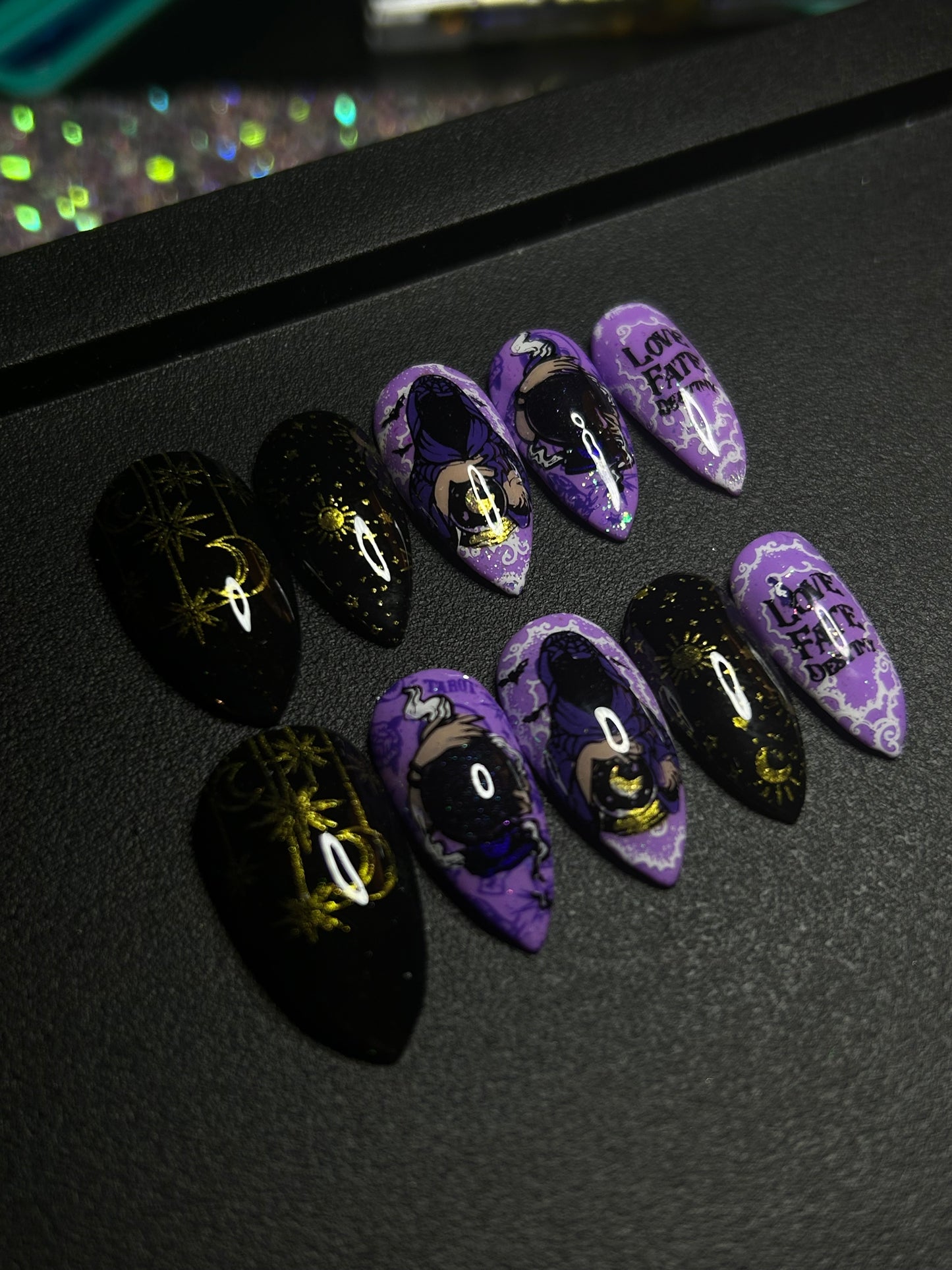 Fortune Teller: Press on nails