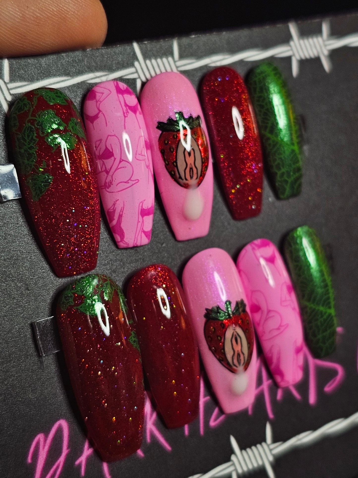 Strawberries & Cream: Press on Nails