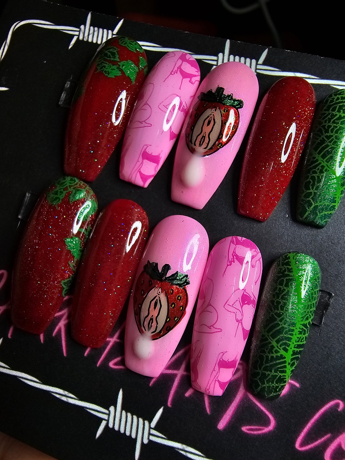 Strawberries & Cream: Press on Nails