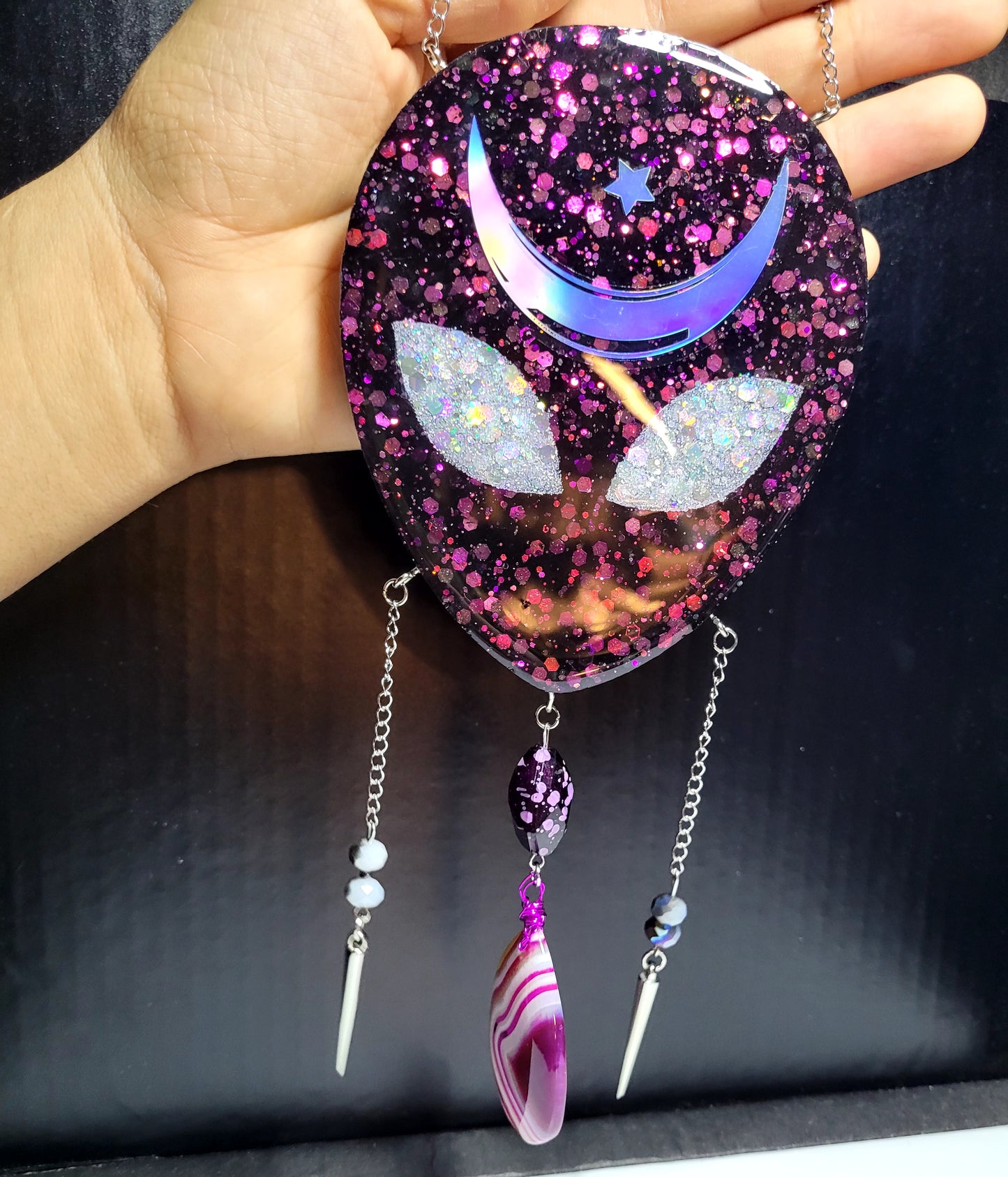 Alien wall hanger w/ striped agate stone