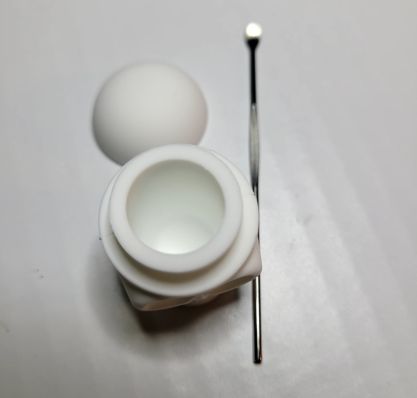 Silicone Skull Mini Jar w/ Metal Scoop