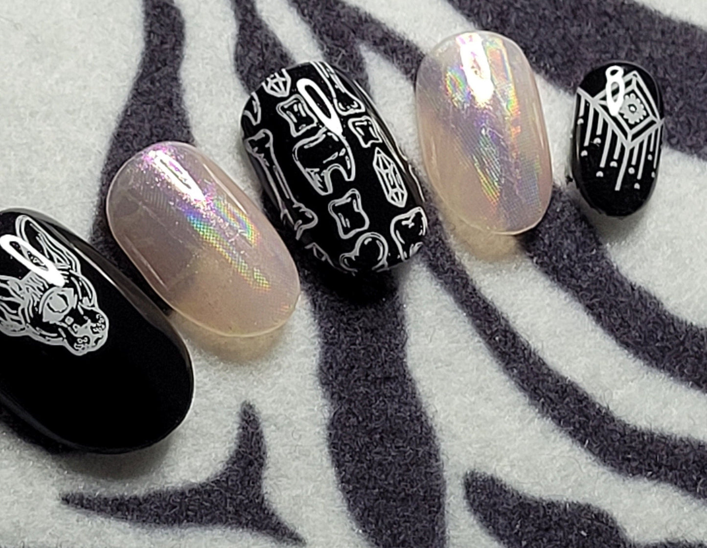 Mr. Creeps: Press on Nails