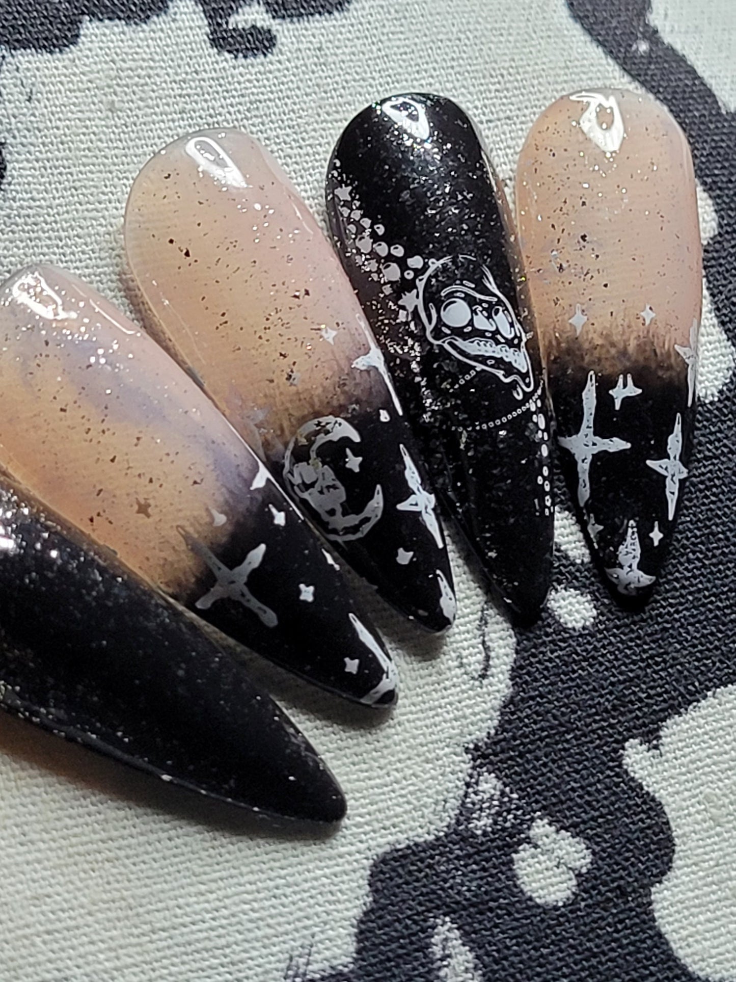 Hallows-Eve: Press on Nails