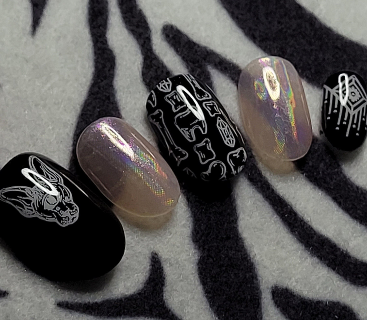 Mr. Creeps: Press on Nails
