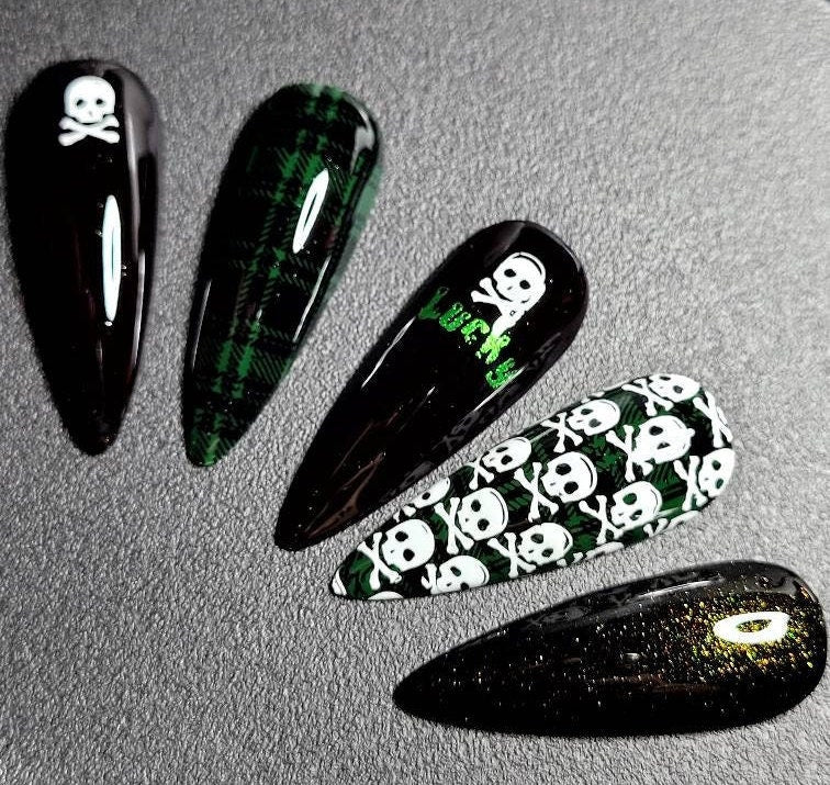 Don't Pinch Me: Press on Nails