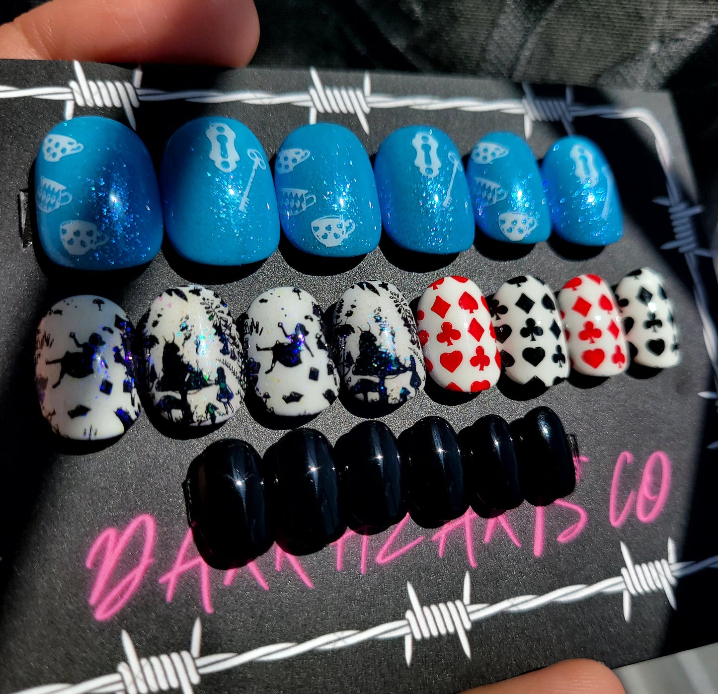KIDS: Misadventure press on nails