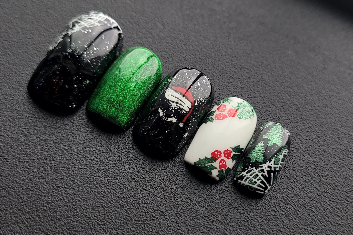 Scare-mas: Press on Nails