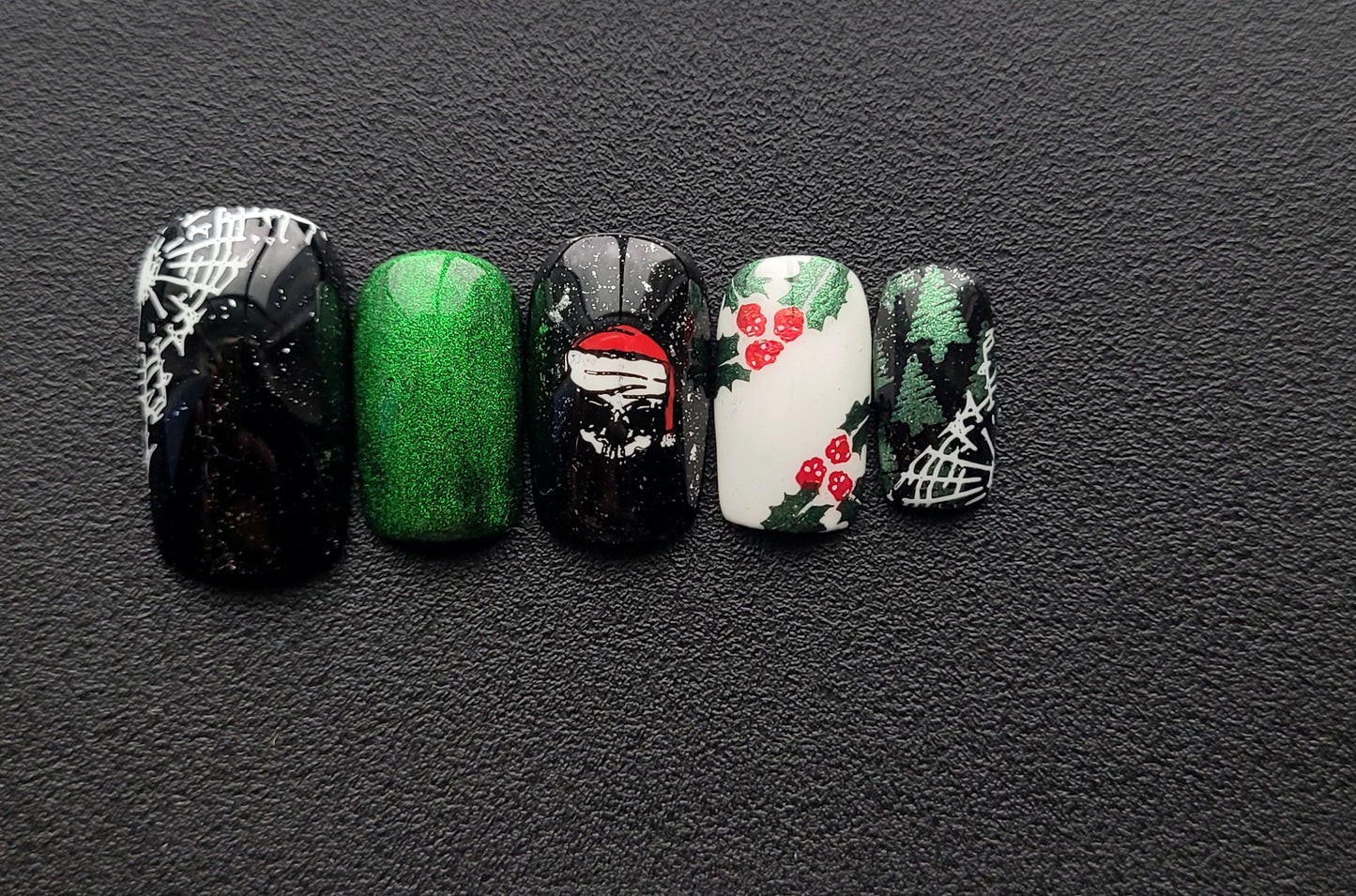 Scare-mas: Press on Nails