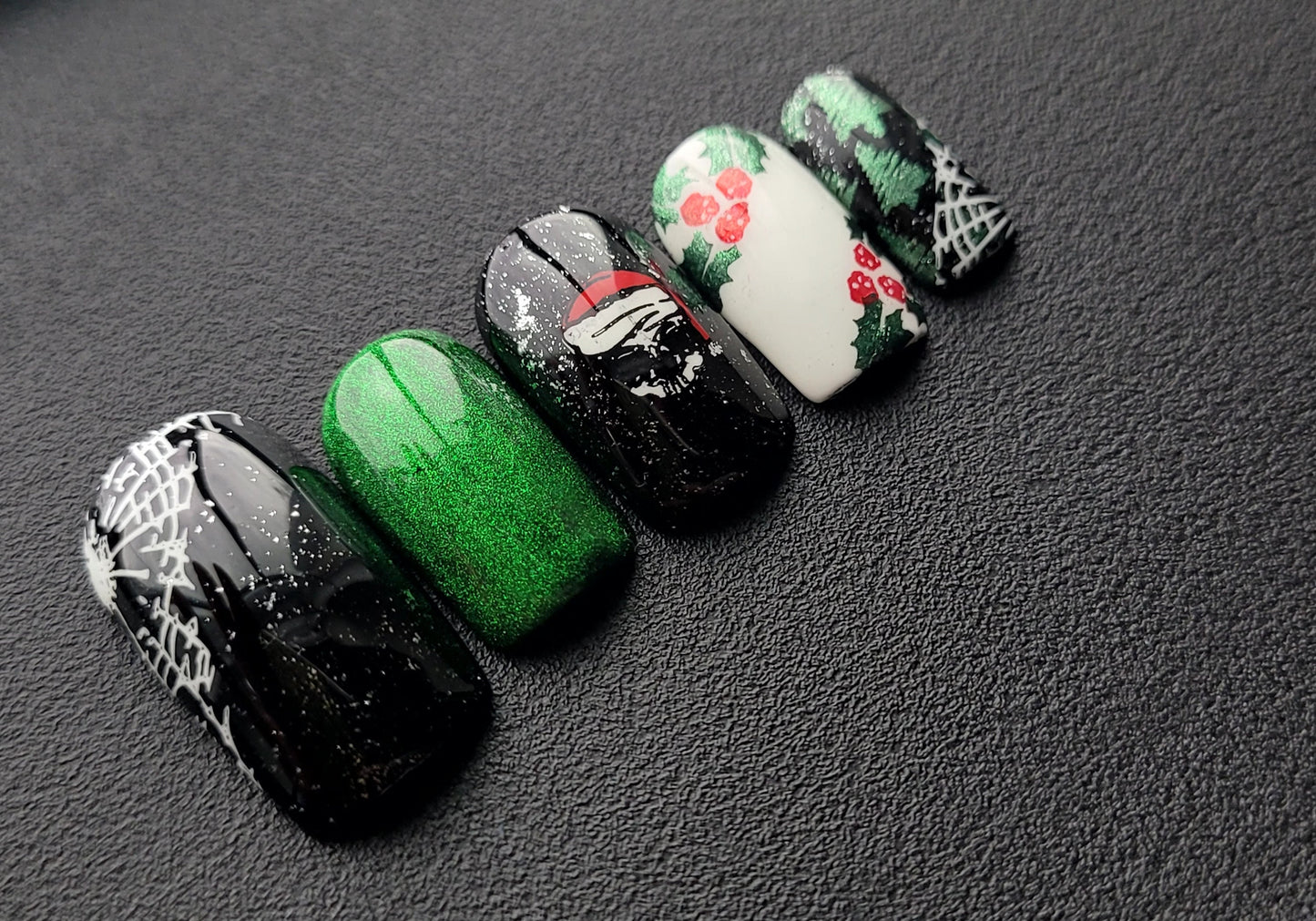 Scare-mas: Press on Nails