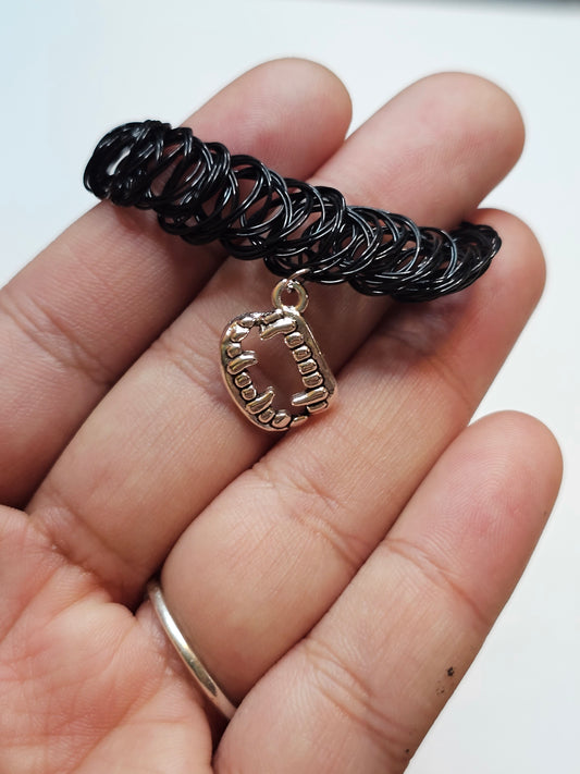 Vampire fangs choker