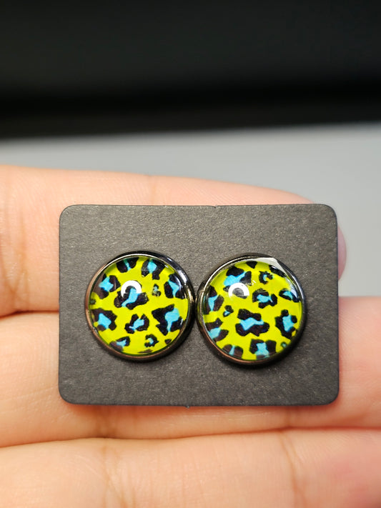 B grade Leopard stud earrings