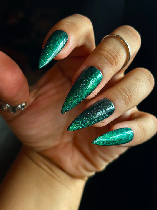 Emerald City: Press on Nails
