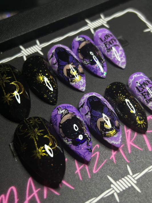 Fortune Teller: Press on nails
