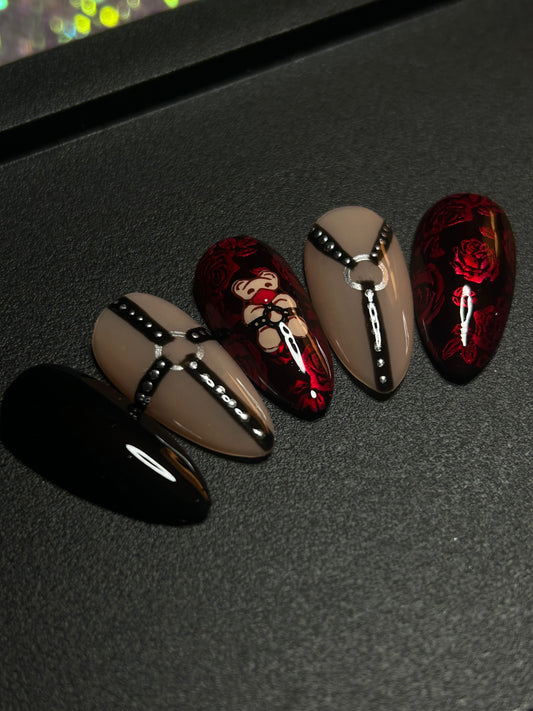 Bdsm Bear: Press on nails