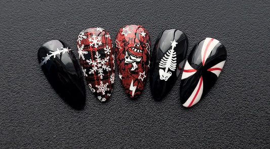 Rockin around the Xmas tree: Press on Nails