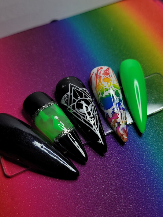 Let's Trip: Press on Nails