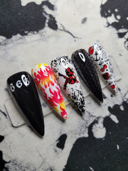 Get Un-Lucky Press on Nails