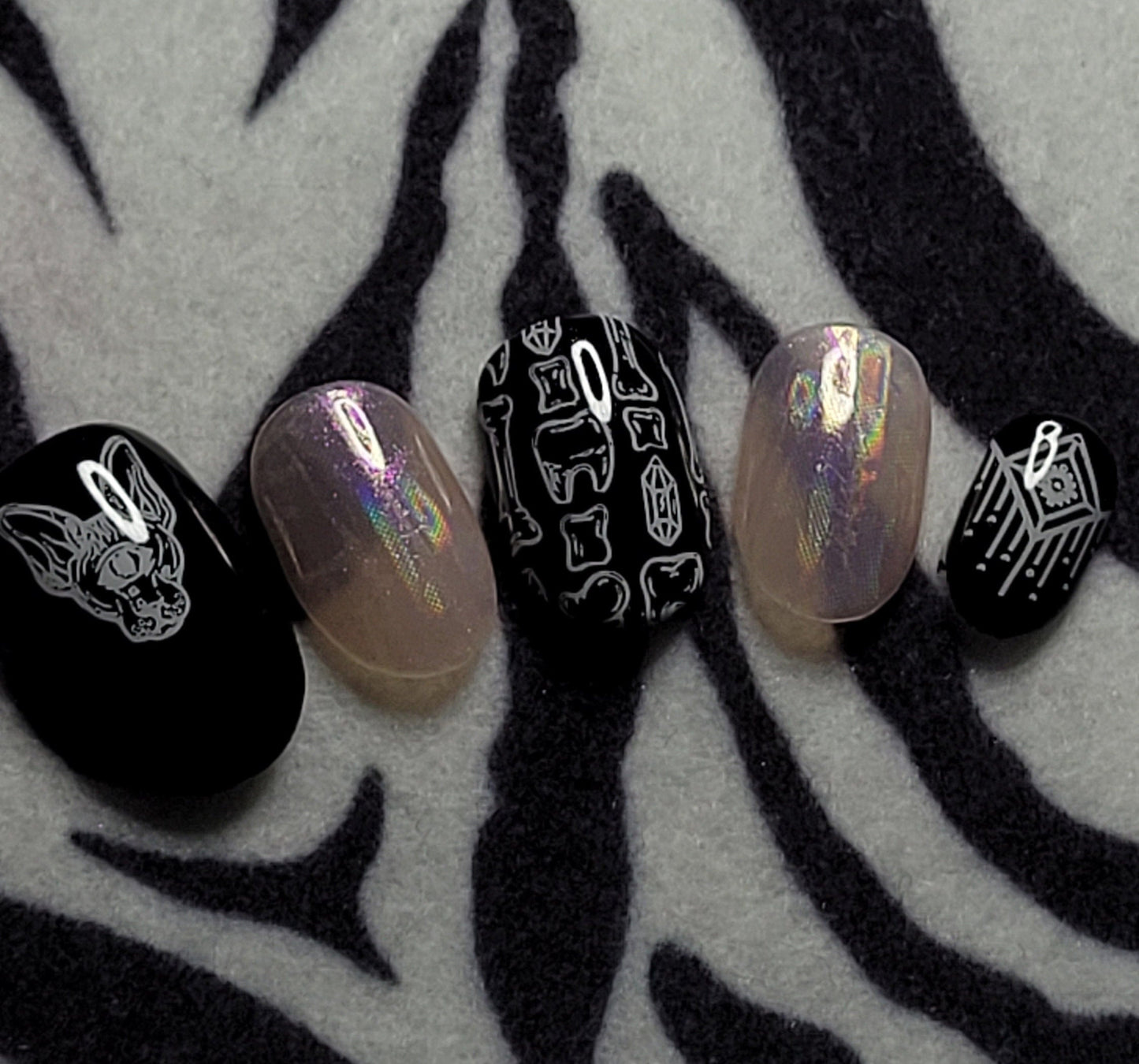 Mr. Creeps: Press on Nails