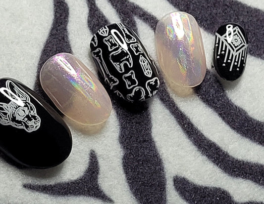 Mr. Creeps: Press on Nails