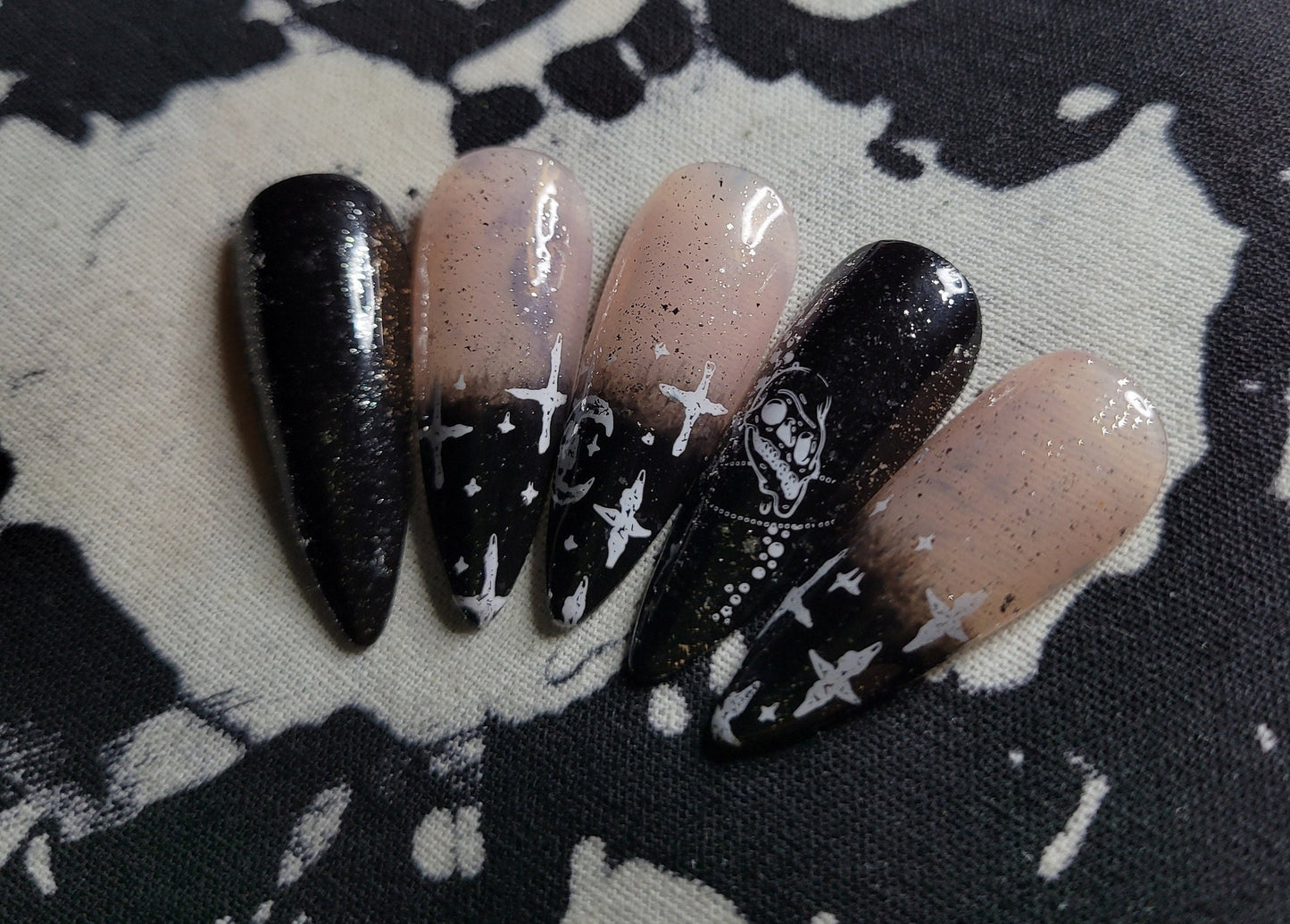 Hallows-Eve: Press on Nails