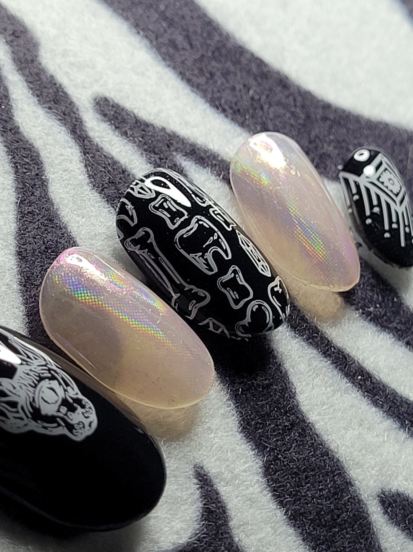 Mr. Creeps: Press on Nails