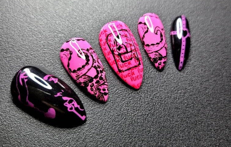 Hentai: Press on Nails