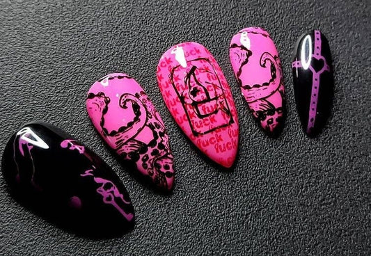 Hentai: Press on Nails