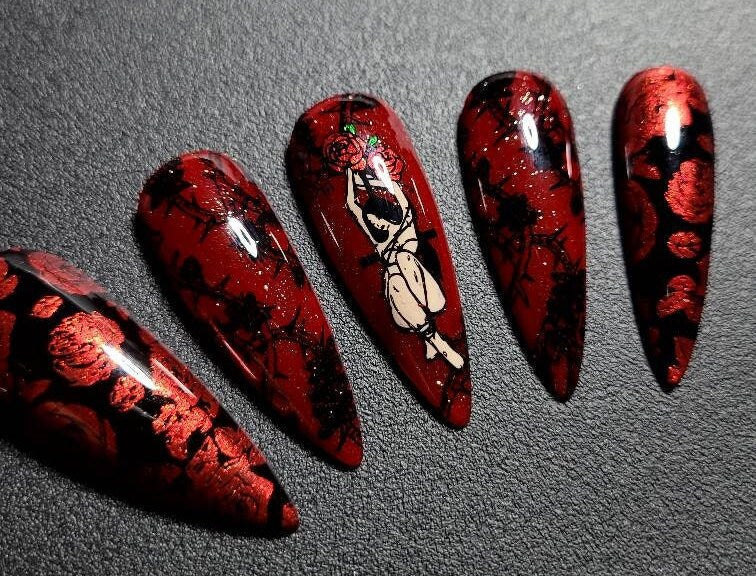 Bad Romance: Press in Nails