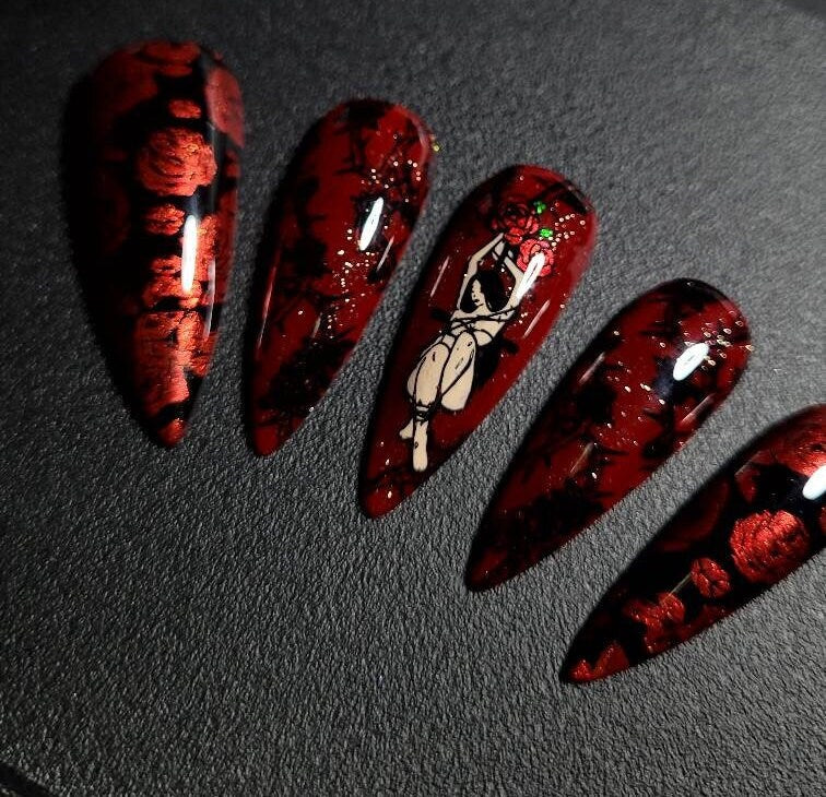 Bad Romance: Press in Nails