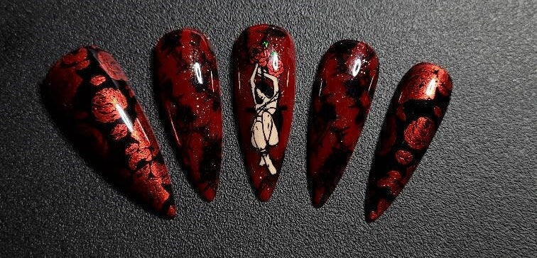 Bad Romance: Press in Nails