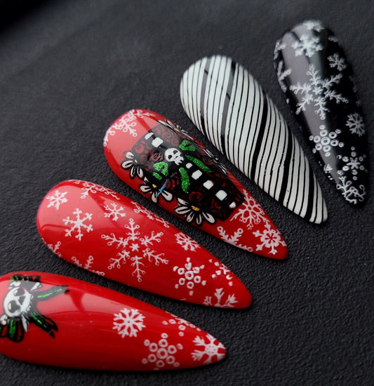 Merry Gothmas: Press on Nails